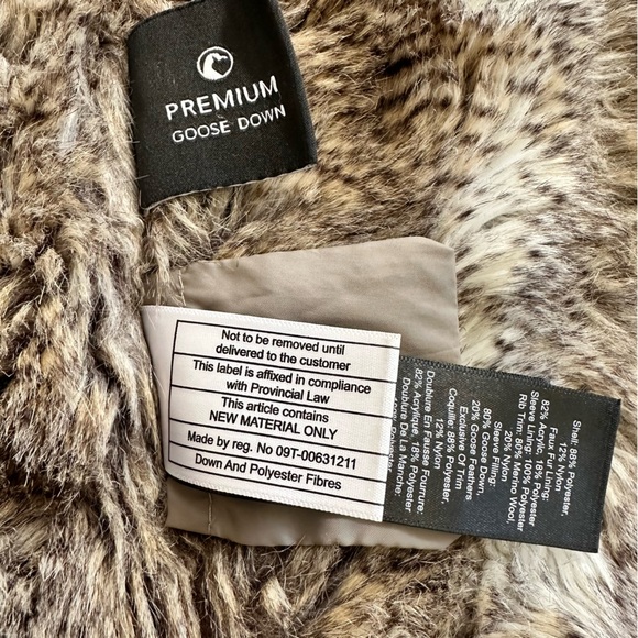 Aritzia Babaton Gray Plush Faux Fur Jacket removable hood XS - Picture 7 of 12